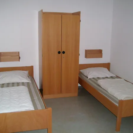 Hostel Jugendherberge Karlsruhe *