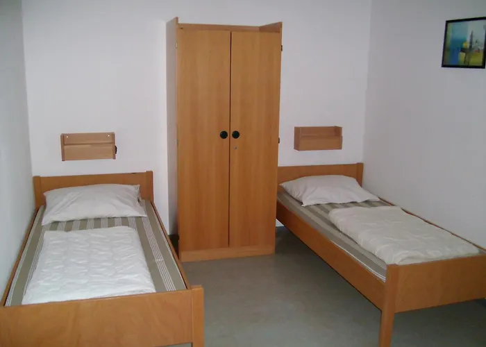 Hostel Jugendherberge Karlsruhe *